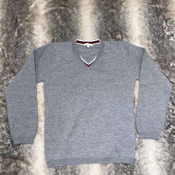 Gucci sweater! Worn 1 time! Perfect Condition! - Picture 1 of 7